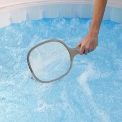 Devant -PiscinePro Soldes Magasin kit d entretien essentiel spa 1